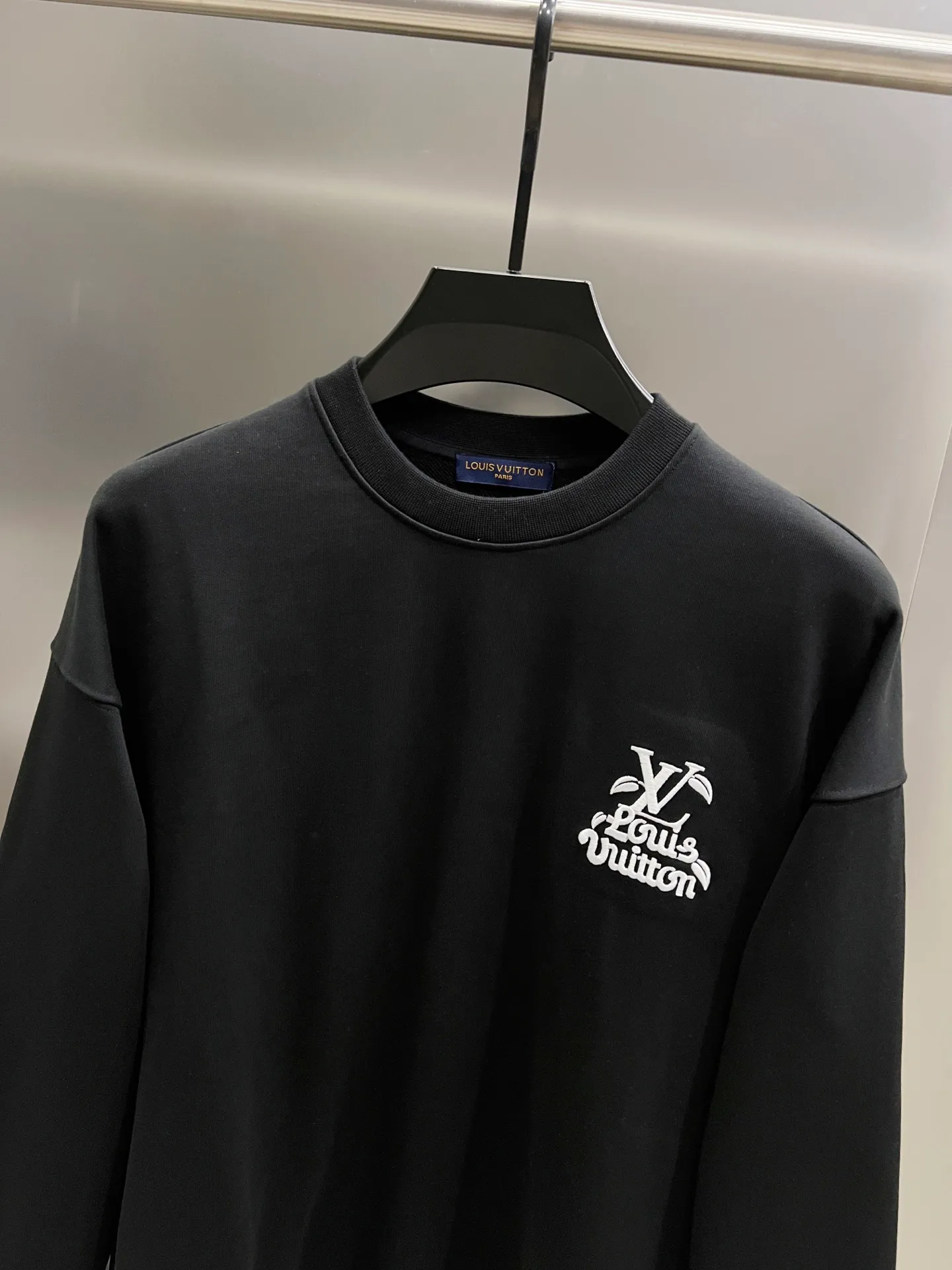 🅿️290 1v Louis* 2025 autumn and winter new style, customized 430g double yarn fabric, round neck long-sleeved sweatshirt, colorful three-dimensional towel embroidery design, high-end version! The same loose version for men and women S M L XL XXL five sizes color black white